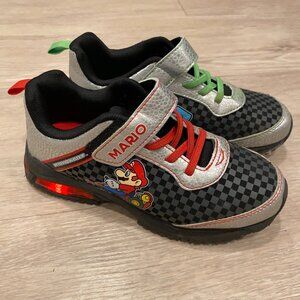Size 2 Kids | Mario Kart Light Up Shoes Green Red Silver